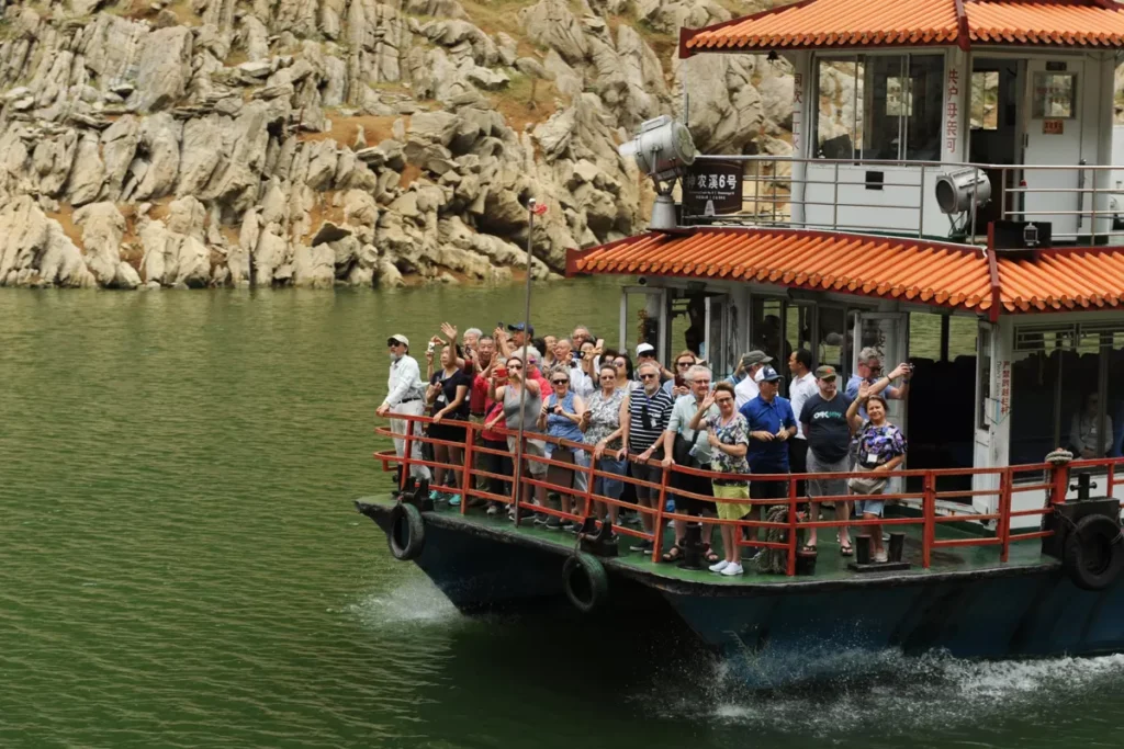 Is there a dress code for the Yangtze River cruise?