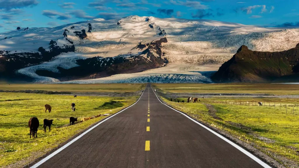 What is the best month to visit Xinjiang?