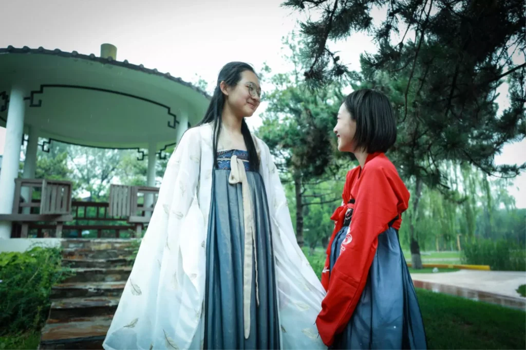 Is it OK to wear green in China?