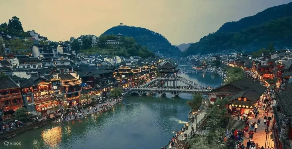 Exploring the Ancient Town of Fenghuang