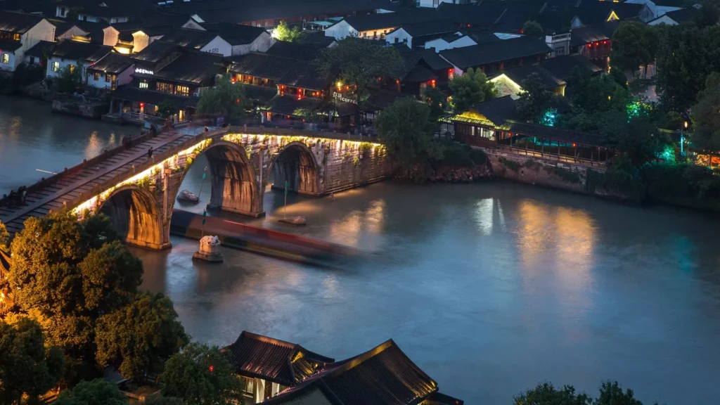 A Traveler's Guide to the West Lake in Hangzhou