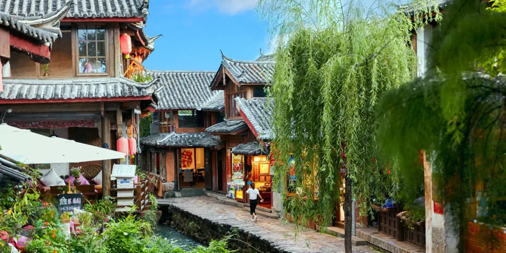 How to Experience Local Life in Lijiang