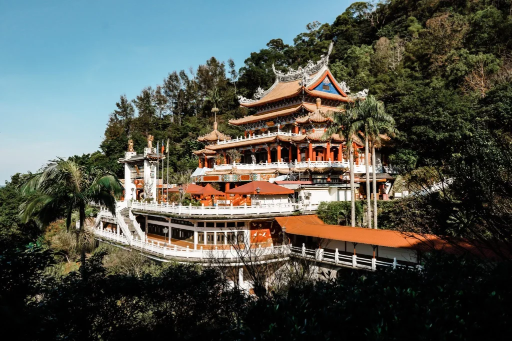 Cultural Etiquette Tips for Travelers in China