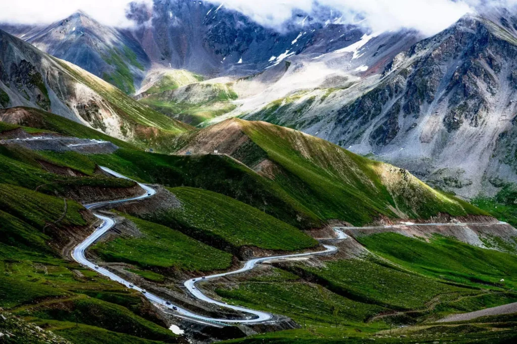 Your Guide to the Best Scenic Drives in China