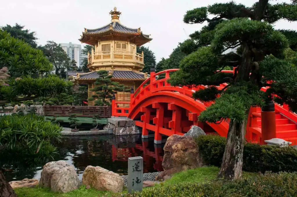 Must-See Attractions in Hong Kong