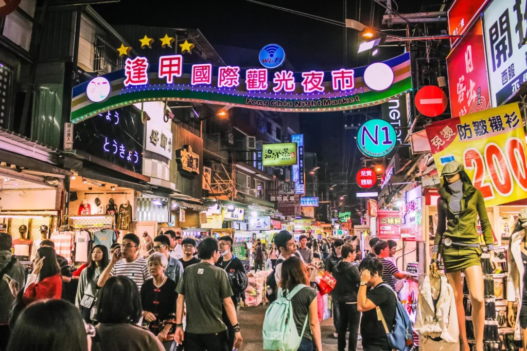 Experiencing the Vibrant Night Markets of Taiwan