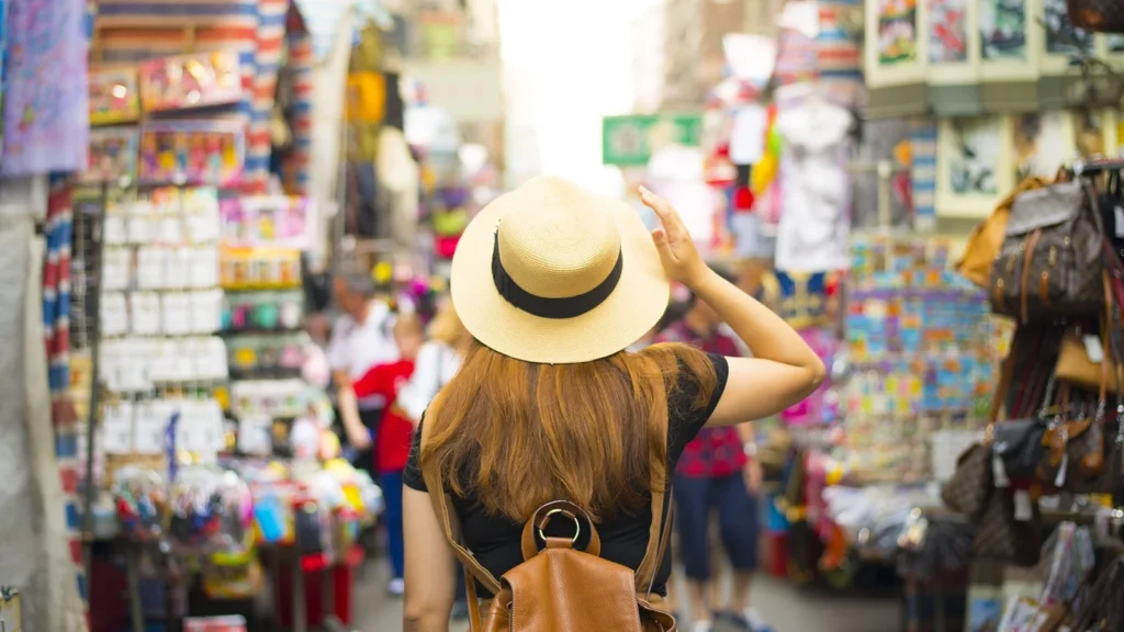 Luoyang's Local Markets: Shopping for Unique Souvenirs
