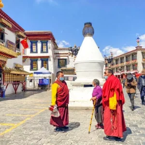 5 Days Classic Lhasa Group Tour with Yamdrok Lake