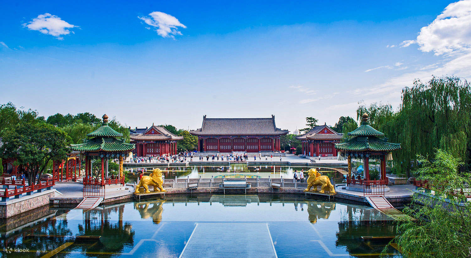 Huaqing Palace hot spring gardens near Xi’an Lintong