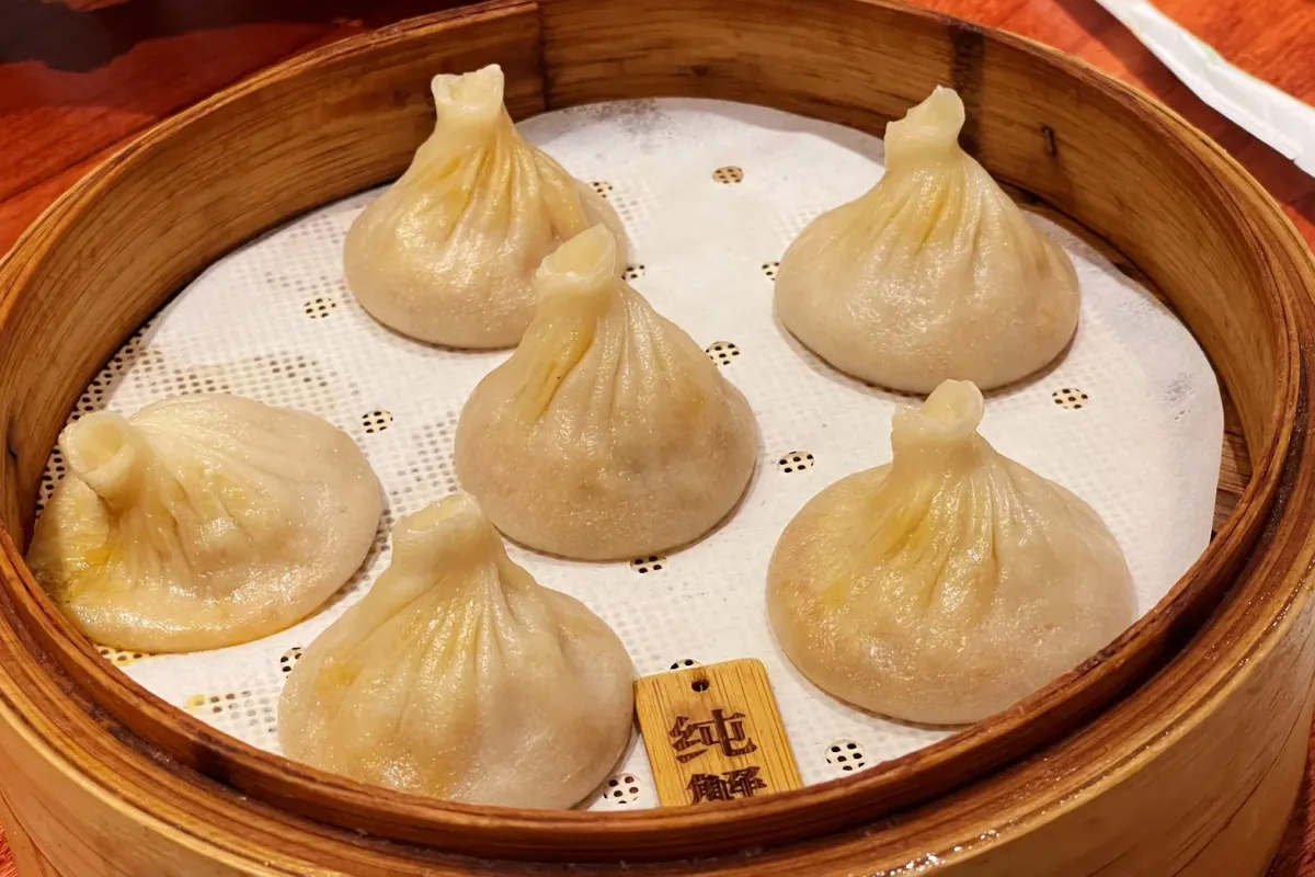Shanghai crab roe soup dumplings delicacy