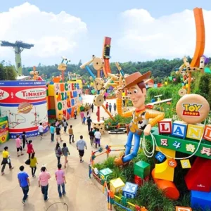 One Day Hong Kong Disneyland Tour: Family Vacation in HK (Tickets & Round-Trip Transfer Included)