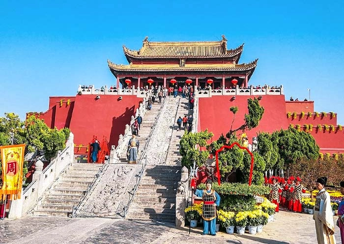 3 Days Henan Highlights Tour: Luoyang, Shaolin Temple, Kaifeng