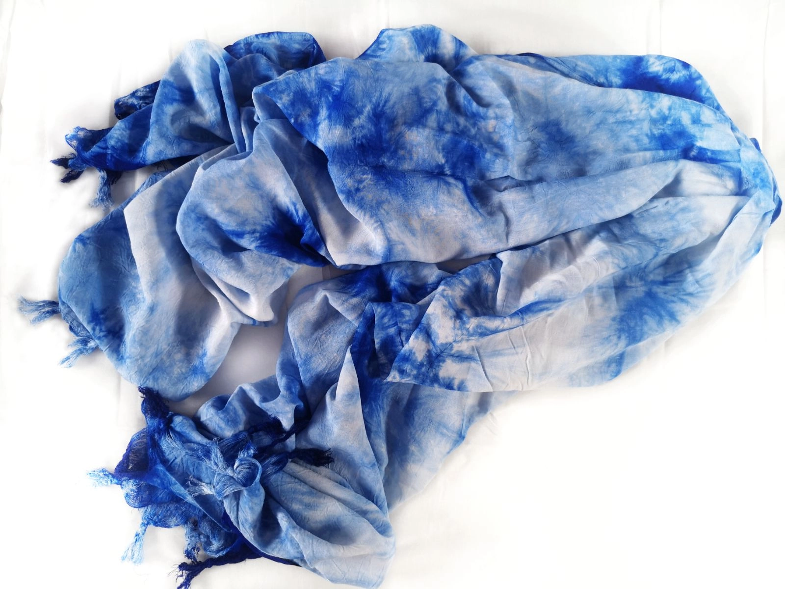 Yunnan-Inspired Handmade Tie-Dye Cotton Shawl – Ethnic-Style Photography Prop & Travel Scarf from Dali