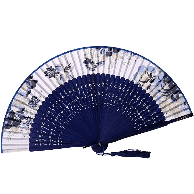 Hangzhou-Inspired Chinese Silk Folding Fan – Classic Hand-Painted Design on Delicate Silk Fabric, featuring traditional landscapes or floral motifs.