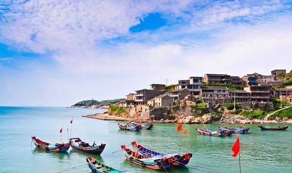 Dongji Island coastline view
