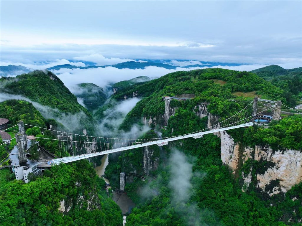 Zhangjiajie Grand Canyon Glass Bridge spanning 430 meters