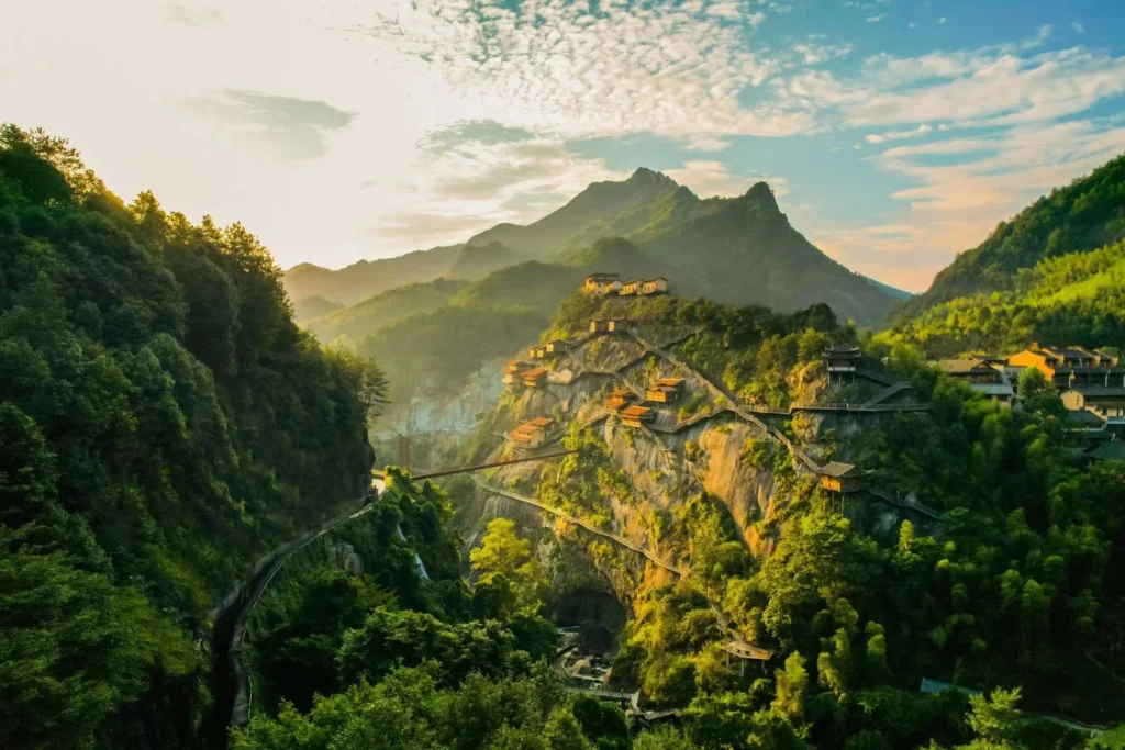 Wangxiangu vs Fenghuang Ancient City
