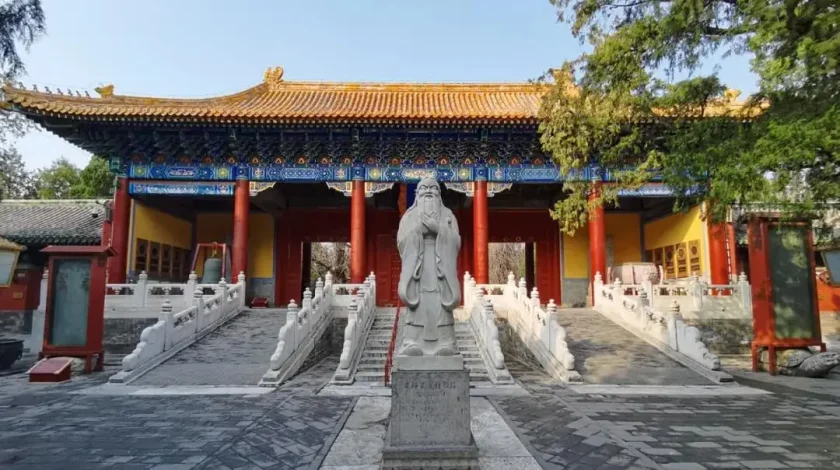 Walk along the Great Wall to admire breathtaking views, and visit the Temple of Confucius and the Imperial Academy Museum