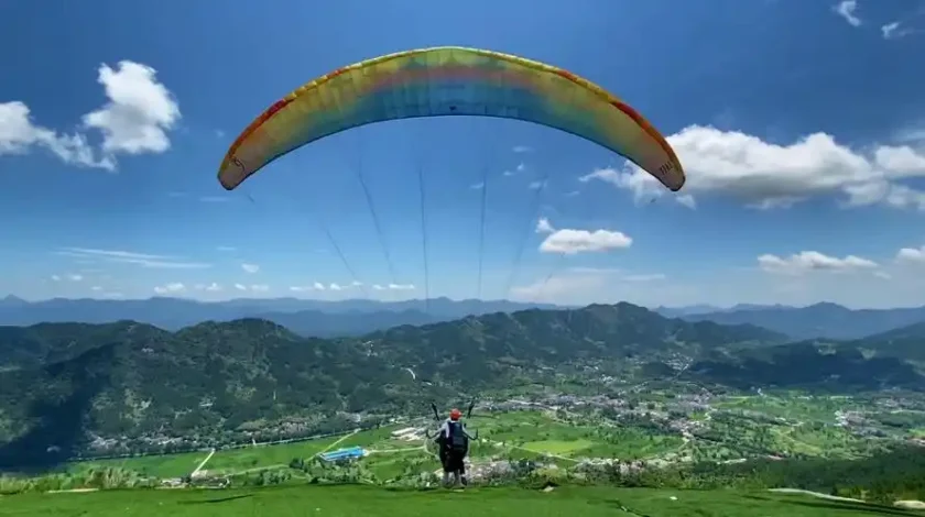 See the countryside on a paraglider1