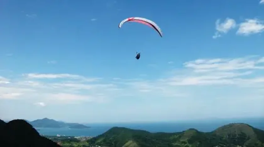 See the countryside on a paraglider1