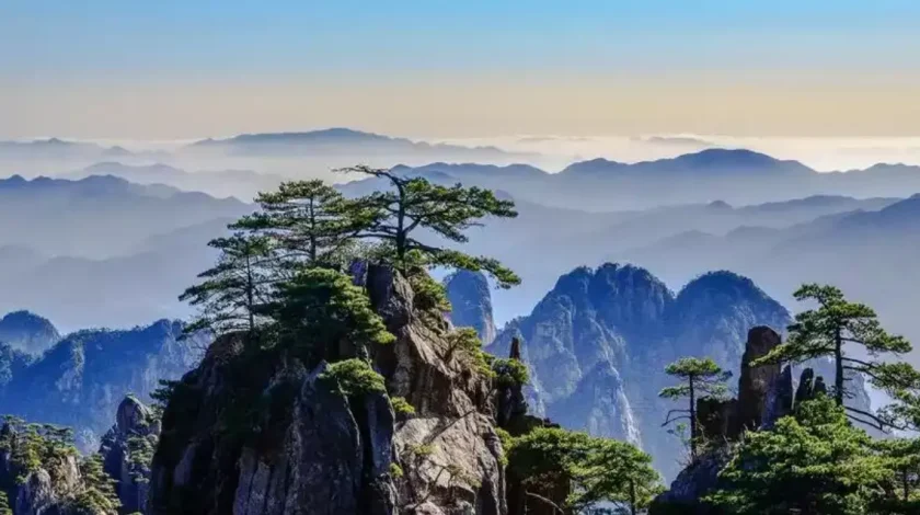 appreciate the beauty of Huangshan