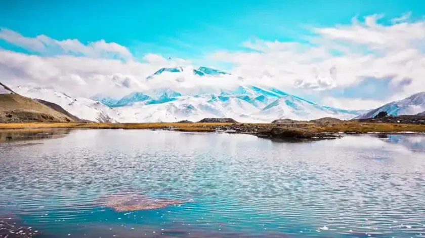 Karakul Lake